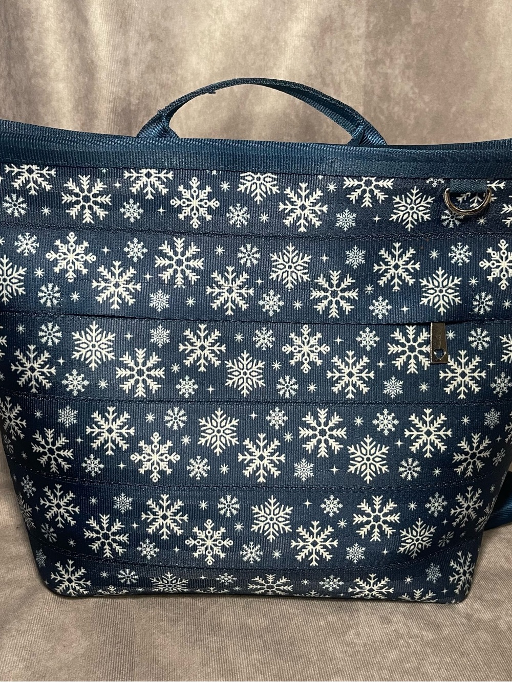 Harvey’s seatbelt snowflake streamline backpack indigo blue w/white
